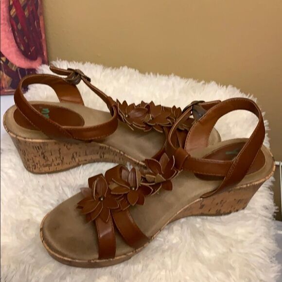 Brown wedges  - Picture 2 of 6